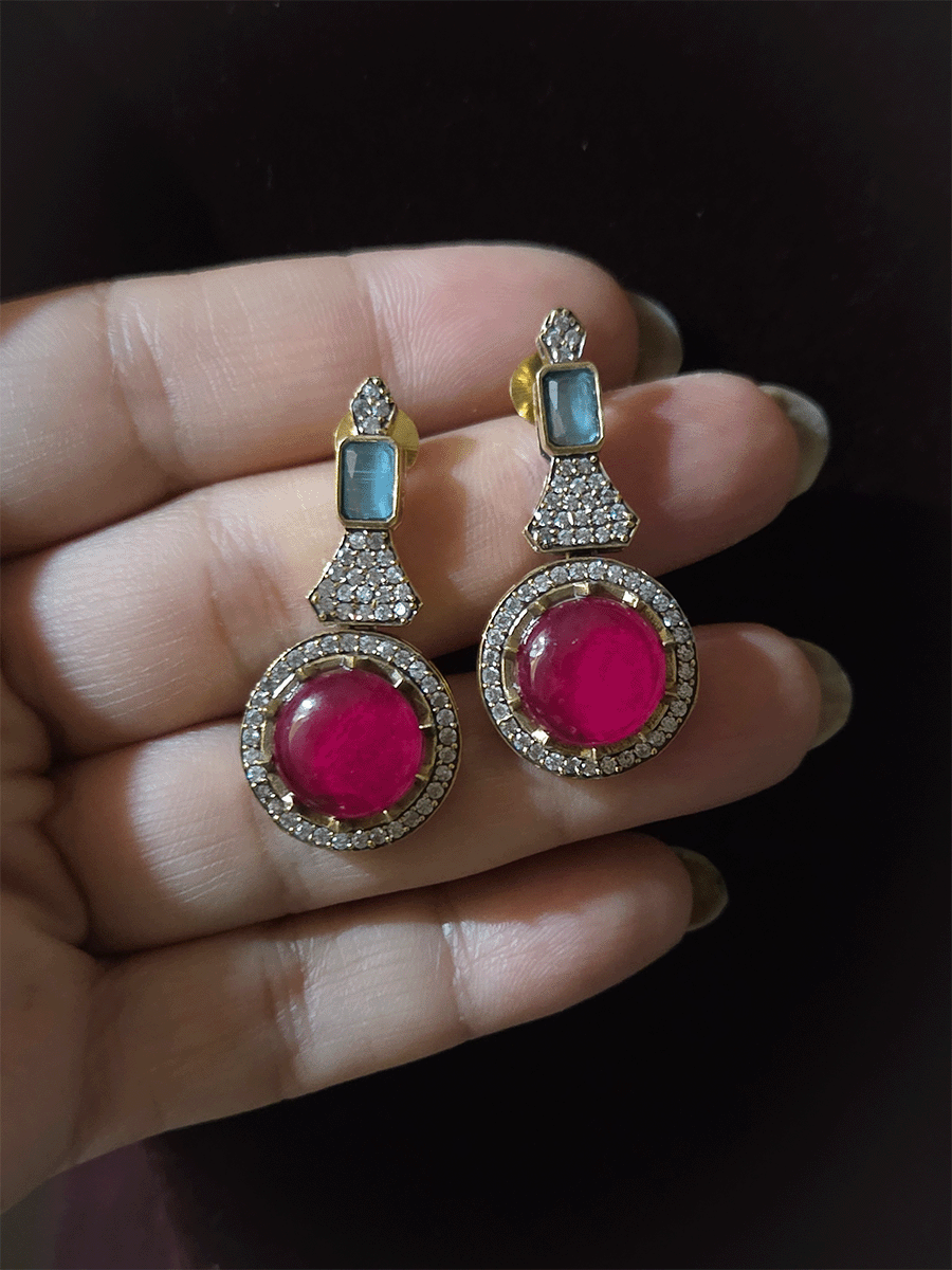 Mehandi finish circular multicoloured stones classy set