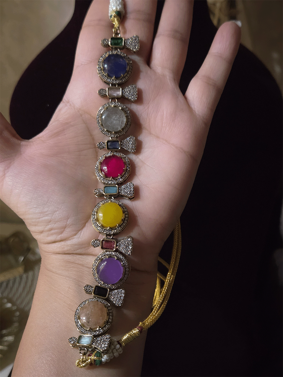 Mehandi finish circular multicoloured stones classy set