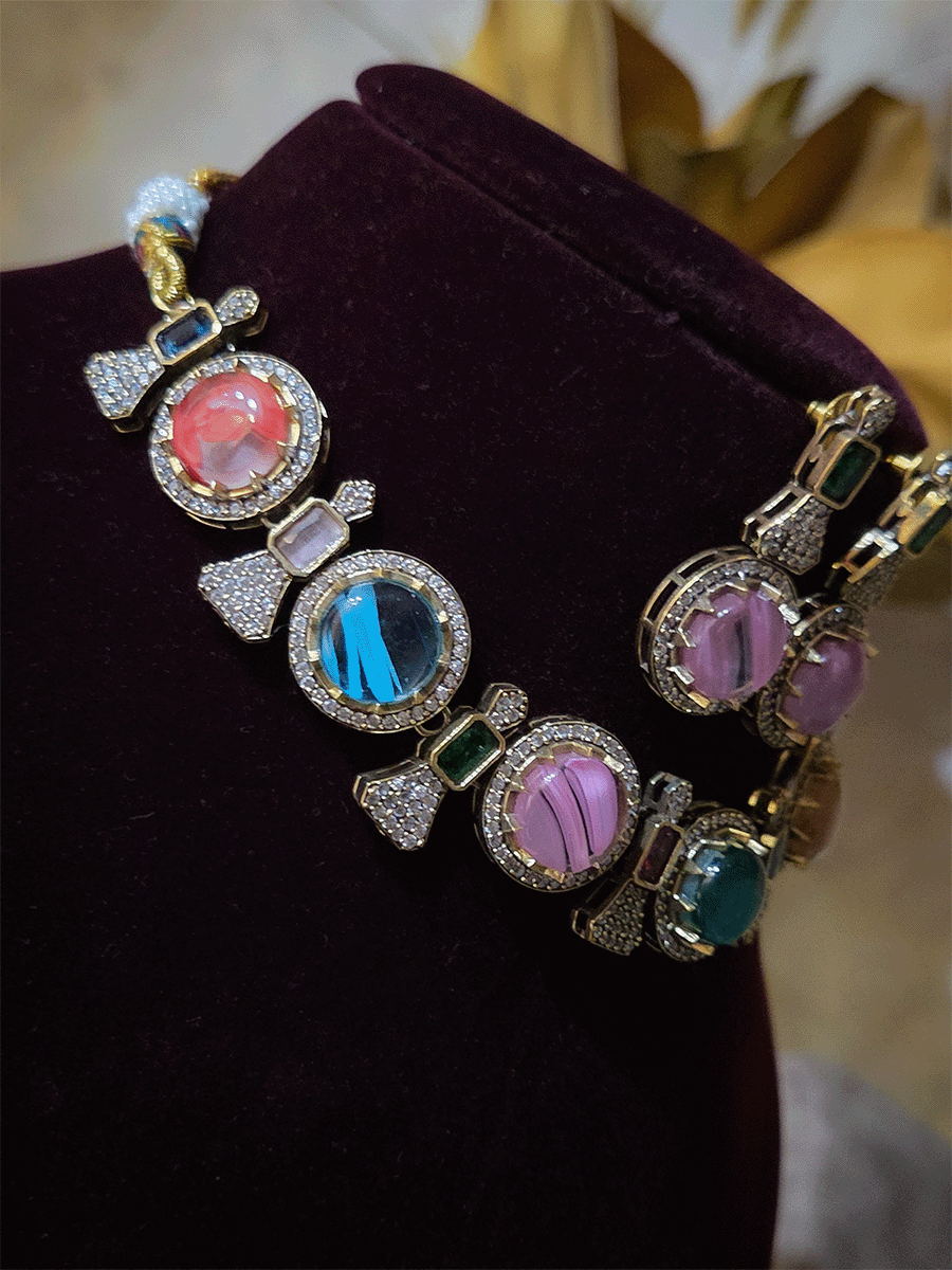 Mehandi finish circular multicoloured stones classy set