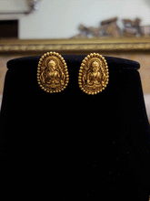 Load image into Gallery viewer, Laxmiji motif self design round pendant set