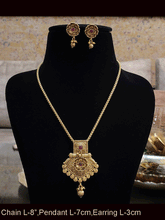 Load image into Gallery viewer, Square top with ruby stone flower design pendant set