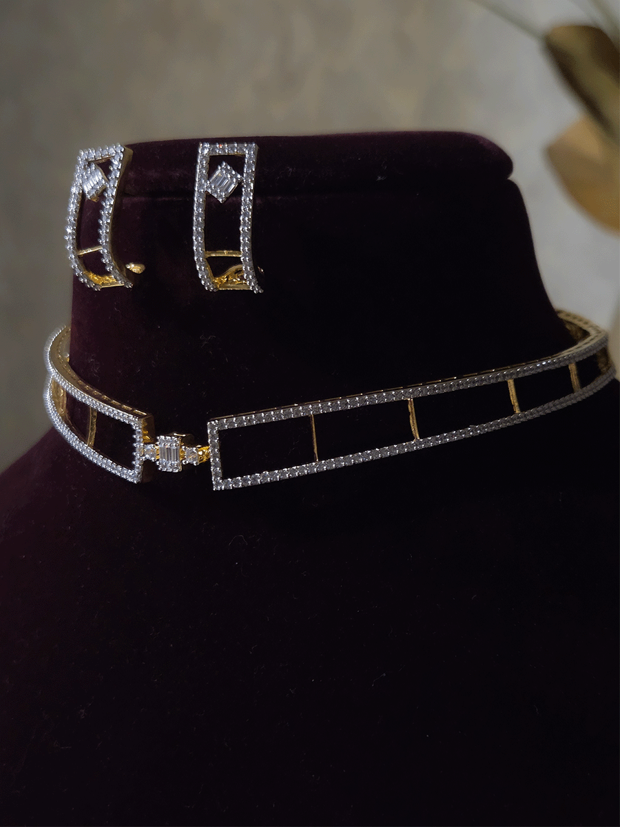 Elegant baguette center with sleek AD lines hasli