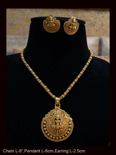 Load image into Gallery viewer, Laxmiji pendant set with flower bead design and gold bead chain