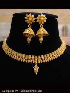 Half cylindrical with leaf design sleek necklace set
