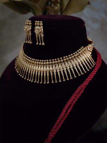 Double gold bead line top on classy spike design set