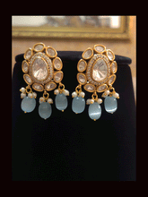 Load image into Gallery viewer, Multiple string oval kundan pendant set with bead drops