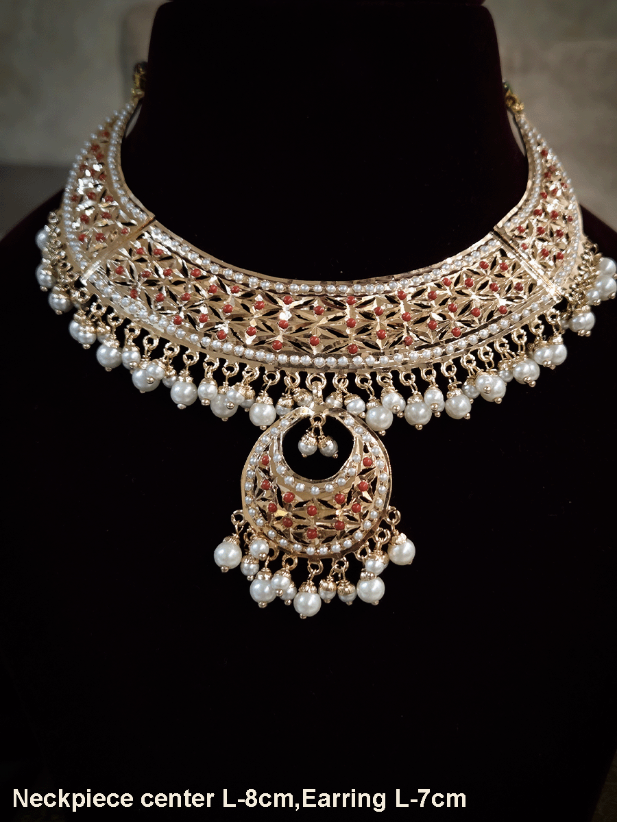 Jadau set with chandbali design center and pearl drops
