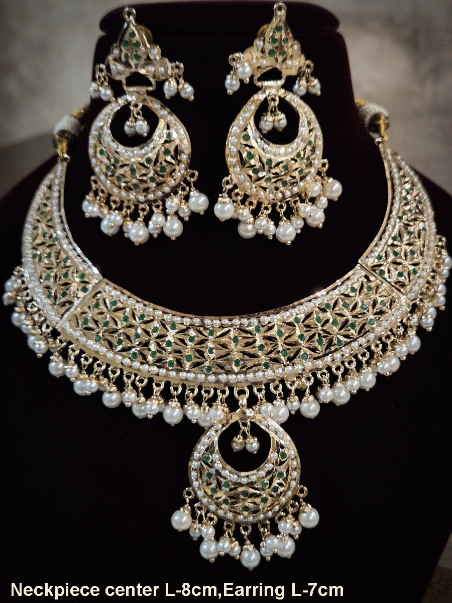 Jadau set with chandbali design center and pearl drops