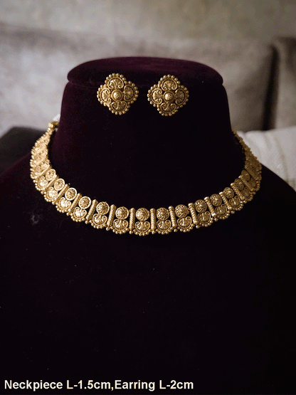 Circular self design classy necklace set with dotted design bottom lace