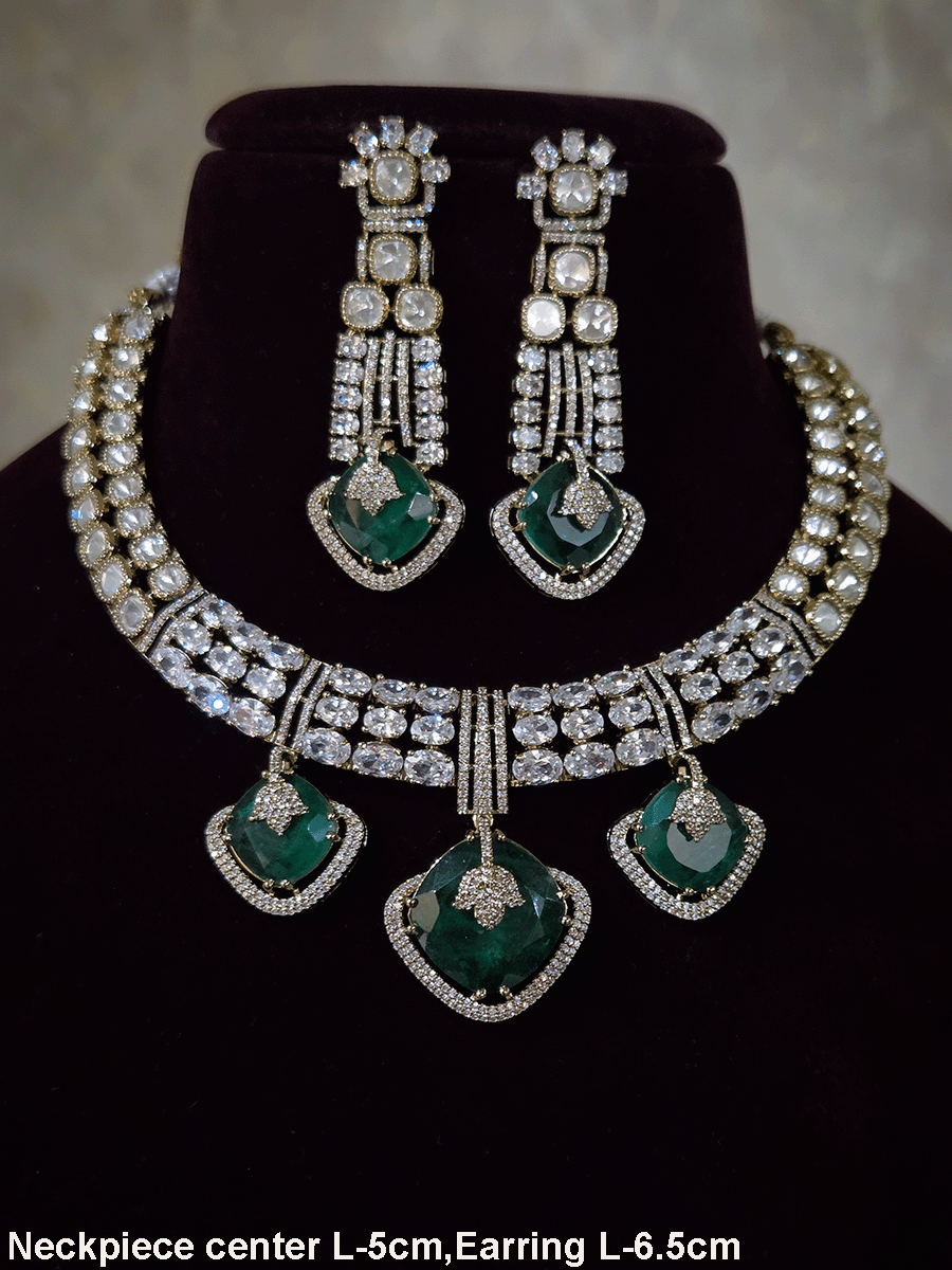 Zircon detailing on three hanging stones tukdies of moissanite set