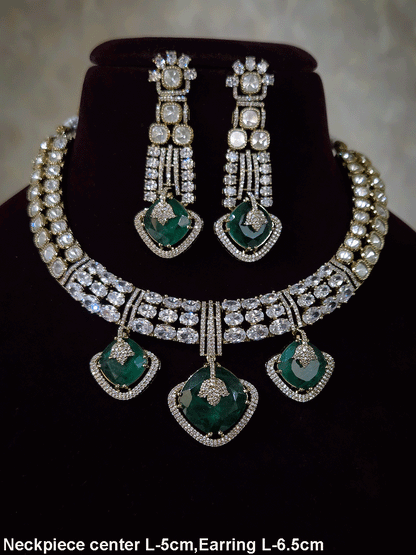 Zircon detailing on three hanging stones tukdies of moissanite set