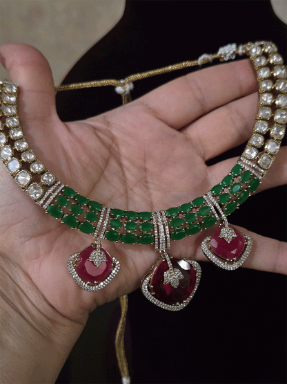 Zircon detailing on three hanging stones tukdies of moissanite set