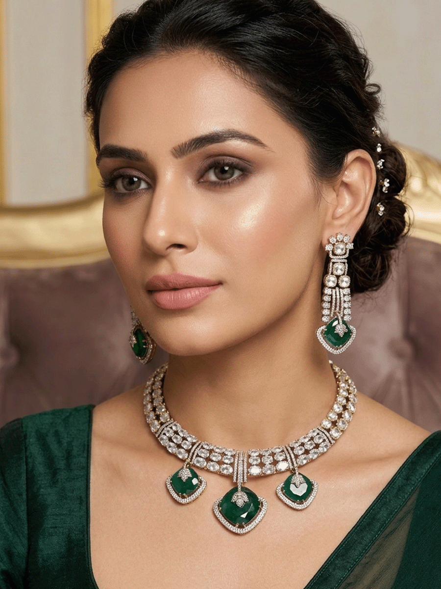 Zircon detailing on three hanging stones tukdies of moissanite set