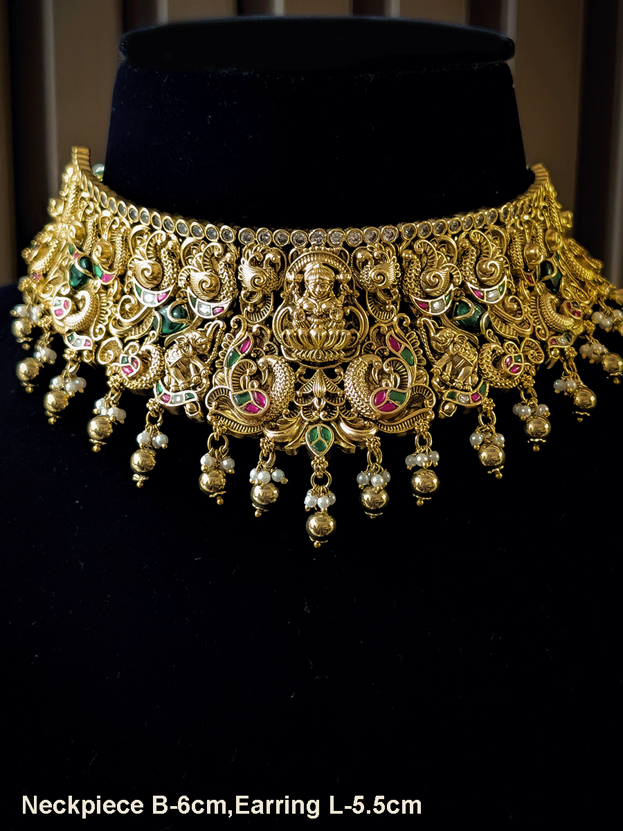 Kundan studded 6cm broad Laxmiji set with elephants and peacocks carving