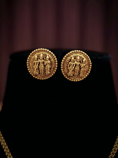 Ram durbar pendant in chain with circular studs