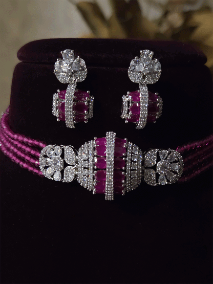 Four onyx bead strings center oval,leaf and flower design AD set in silver finish