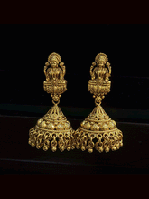 Load image into Gallery viewer, Laxmiji motif in half flower design side broad chain set