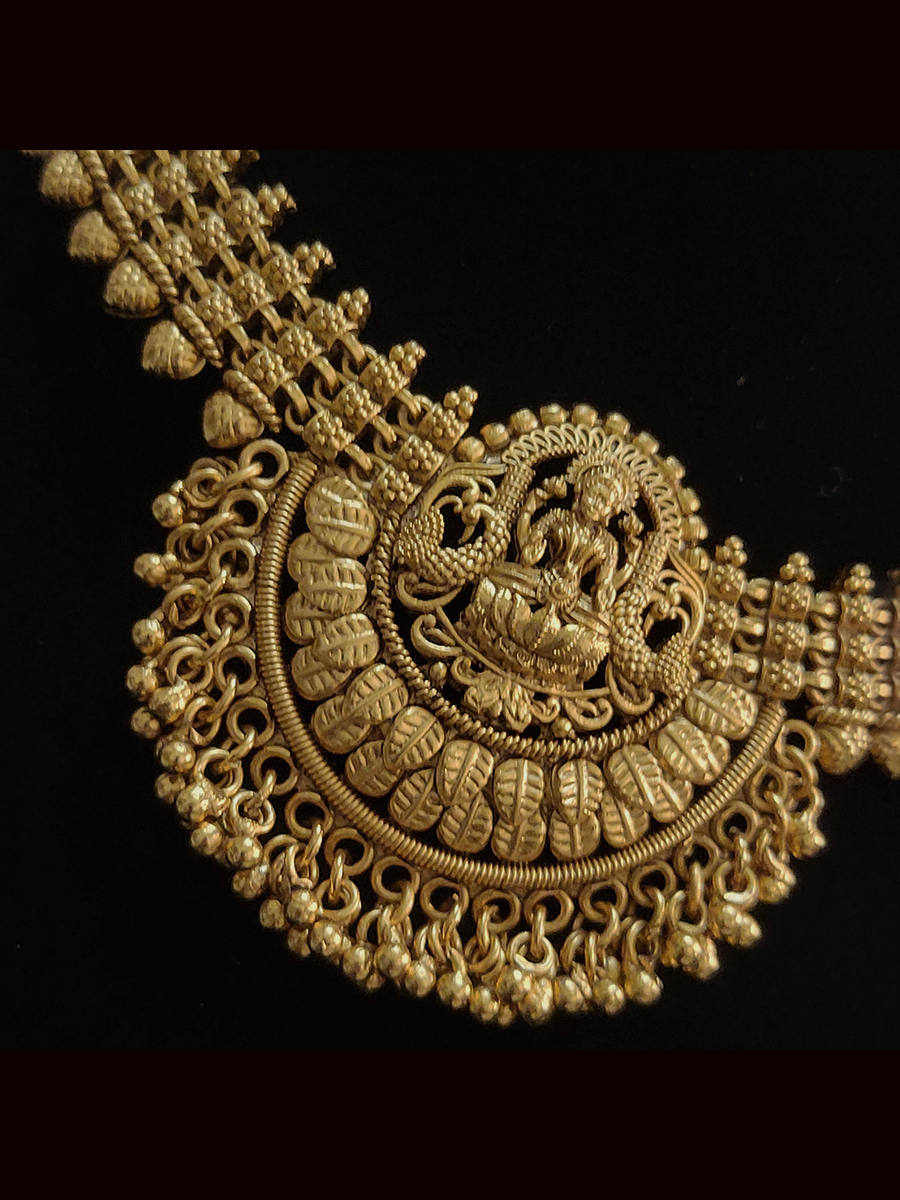 Laxmiji motif in half flower design side broad chain set