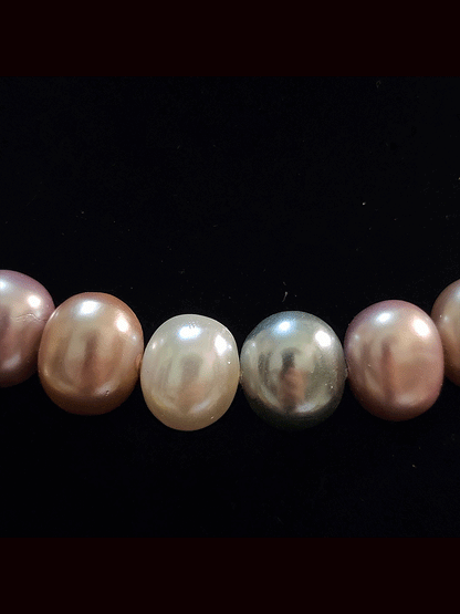 1.75 cm egg shell bead 8 inch long string