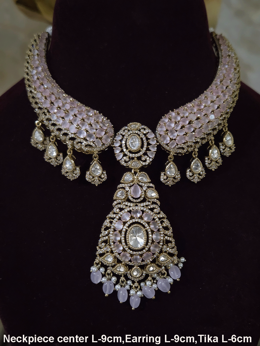 Oval shaped moissanite pendant with stones studded hasli set in mehandi finish