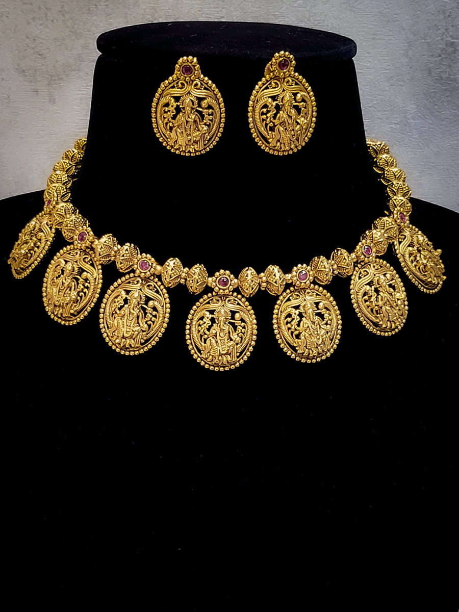 Oval Ganpatiji tukdies in matar bead necklace set