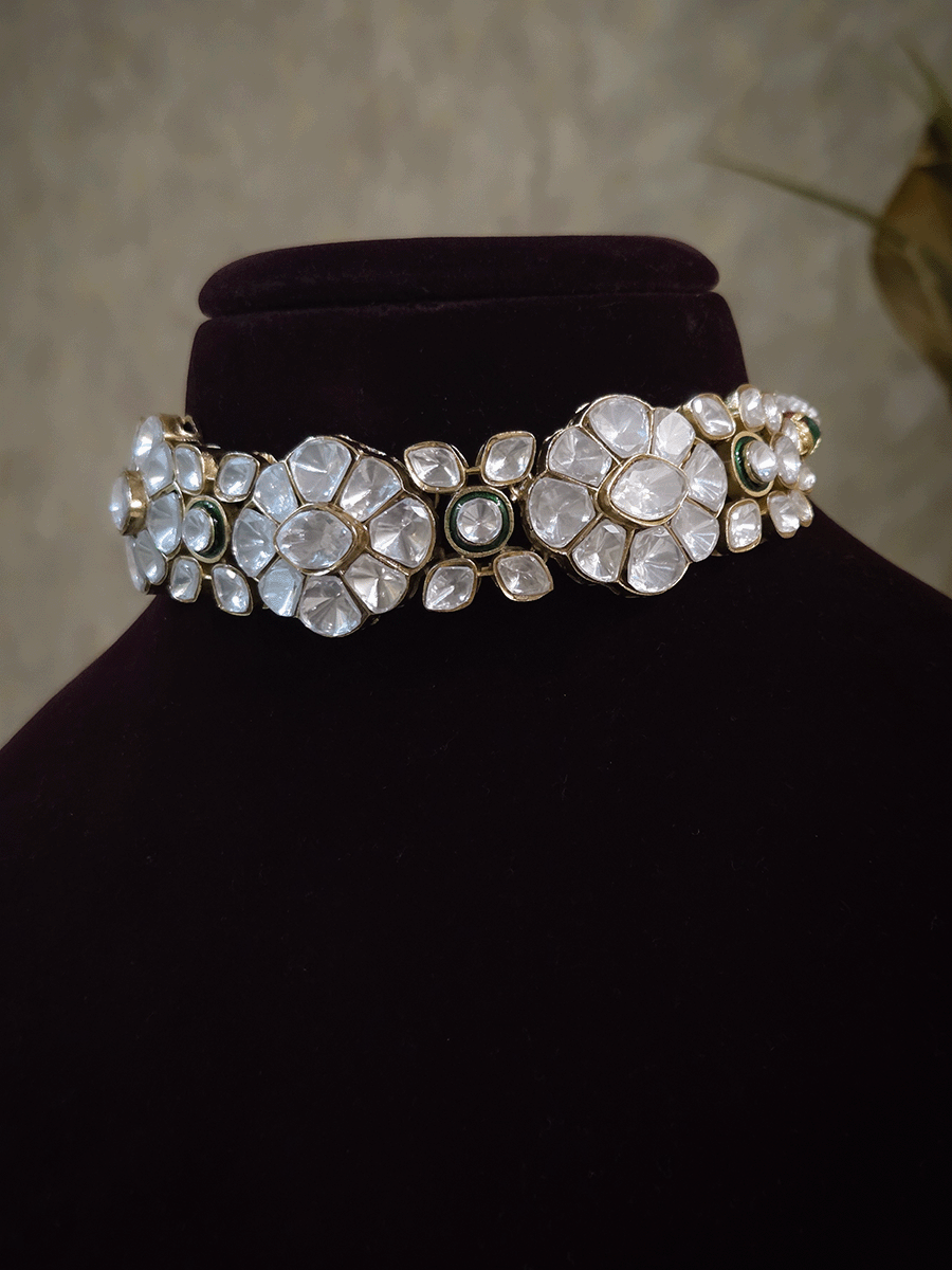 Moissanite setting in flower design classy set