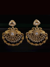 Load image into Gallery viewer, Oval tukdies with polki embedded five line top with three layer zircon and polki frill broad set