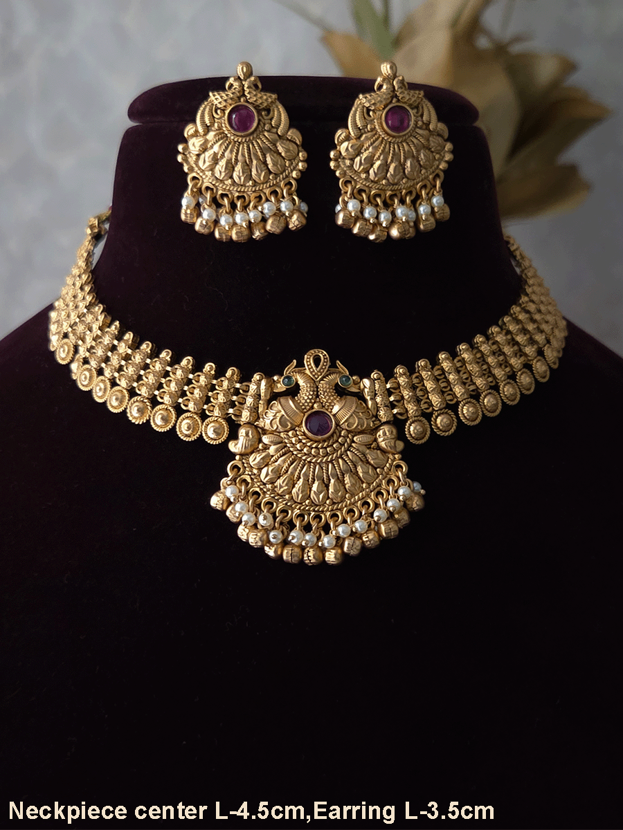 Broad chain with circular design with peacock design ruby,green stone center set