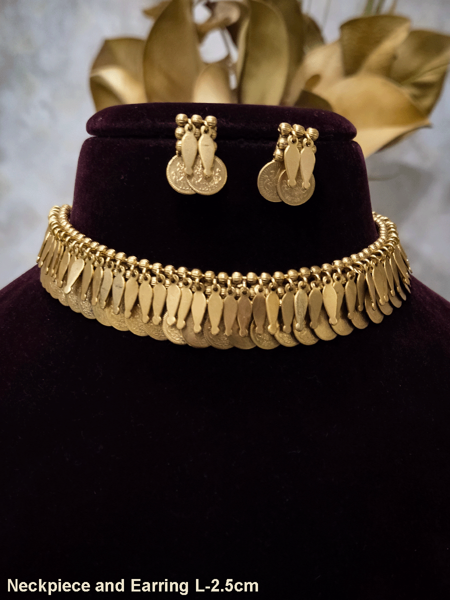 Traditional coin design set with falling leaves top line