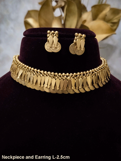 Traditional coin design set with falling leaves top line
