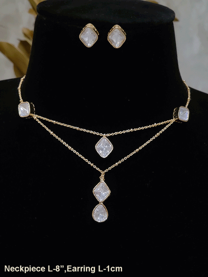 Five kundan tukdies in two layer sleek chain set