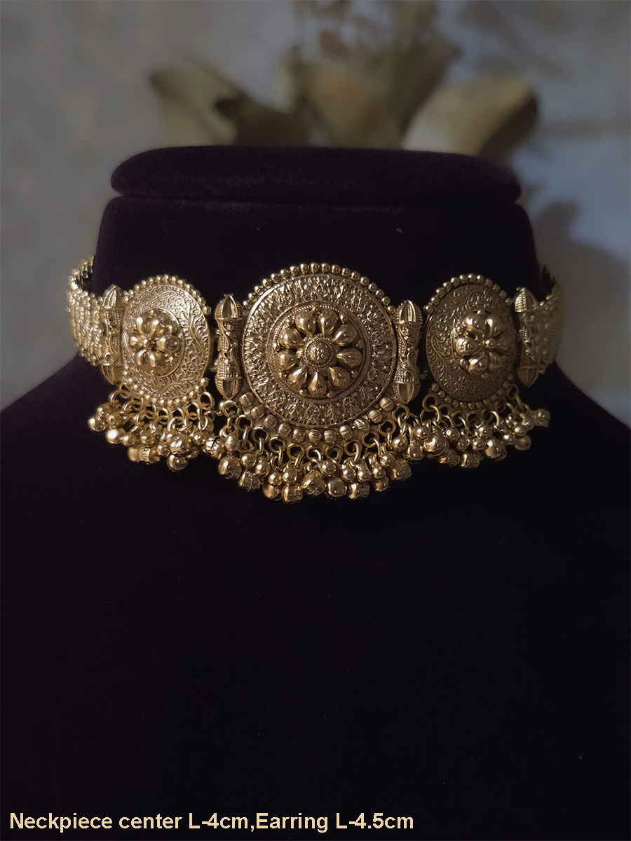 Three self design flower center chik set with broad side chain and ghunghru hangings