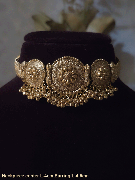 Three self design flower center chik set with broad side chain and ghunghru hangings