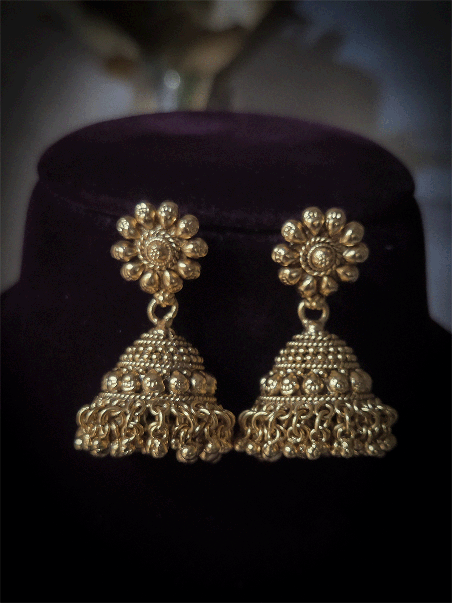 Three self design flower center chik set with broad side chain and ghunghru hangings