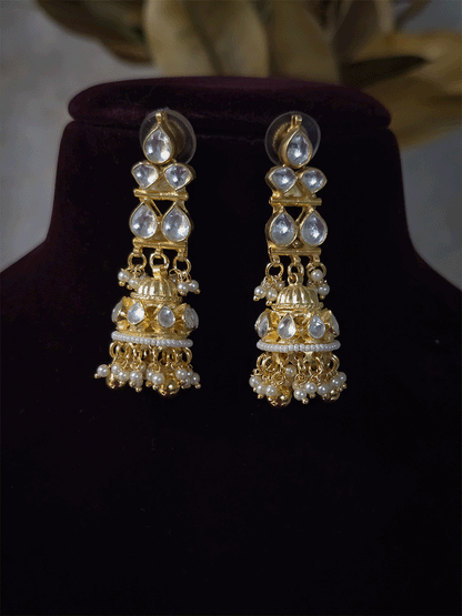 Gold plated woven thread back pacchi kundan set with ghunghru lace with jhoomkies