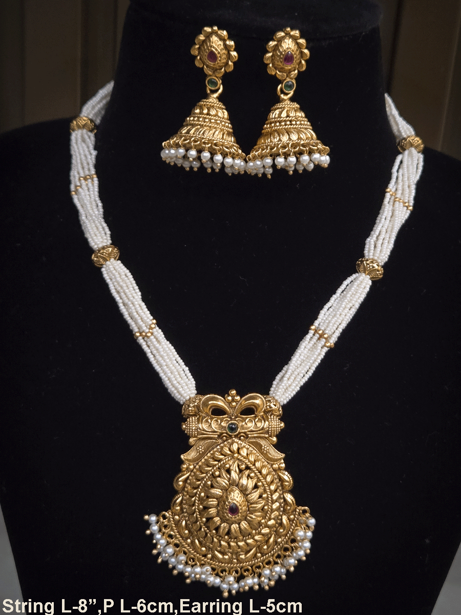 Leaf shaped pendant with paisley design cheed string with matar beads 8 inch long set