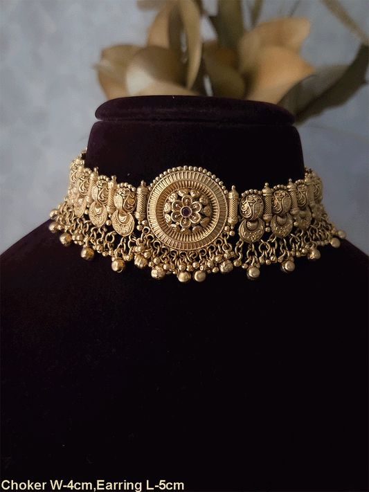 Circular ruby stone flower design center chik set with intricate design sides