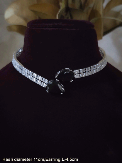 Silver finish baguette shape AD setting 11cm diametre hasli with tear shaped stones in center