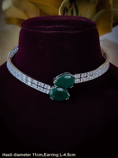 Silver finish baguette shape AD setting 11cm diametre hasli with tear shaped stones in center