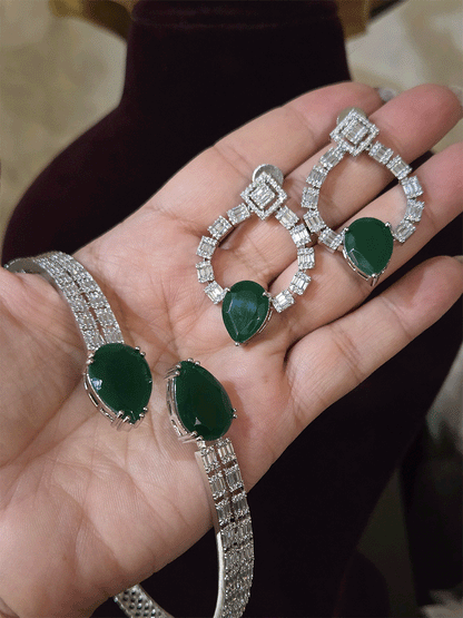 Silver finish baguette shape AD setting 11cm diametre hasli with tear shaped stones in center