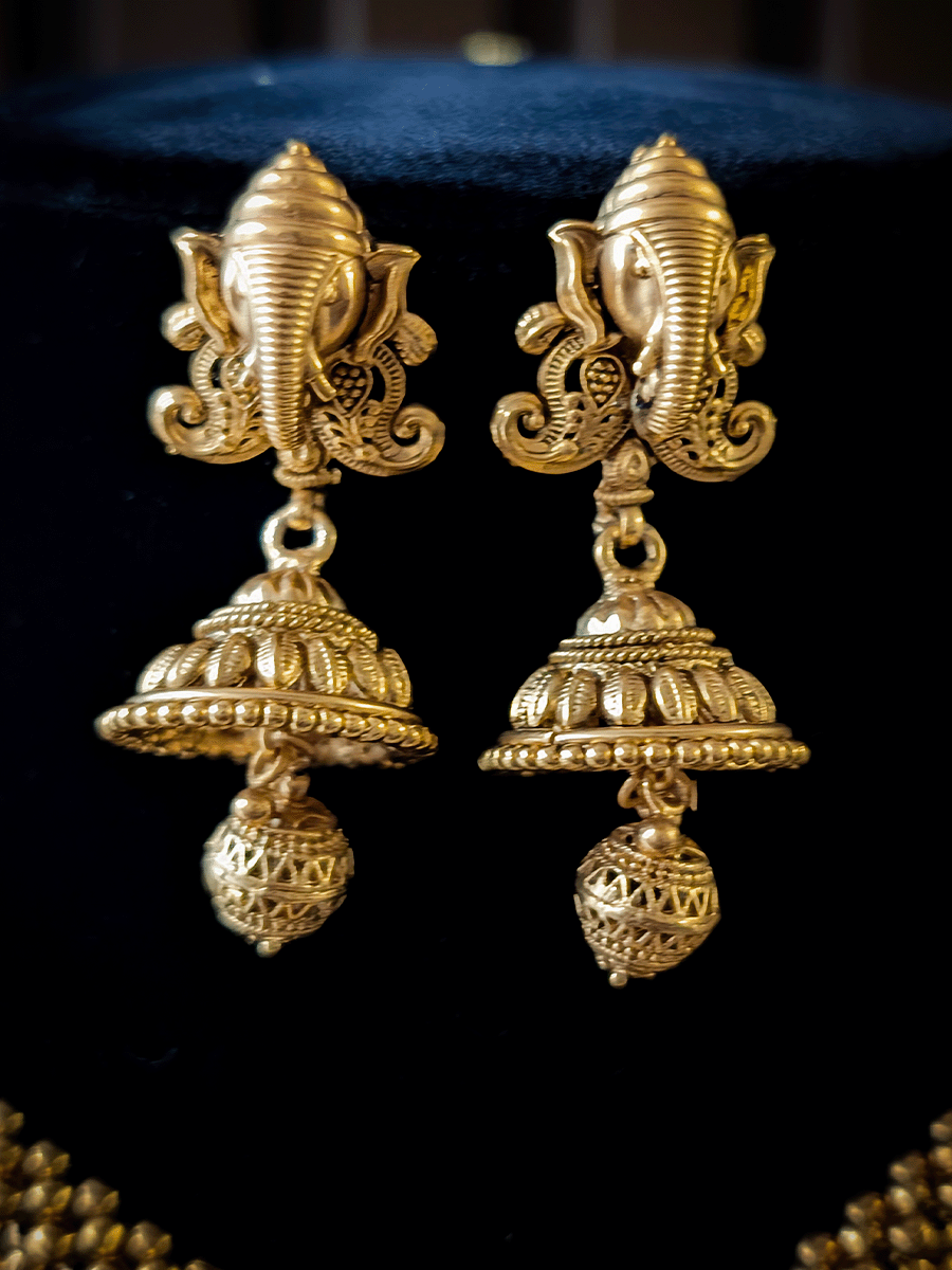 Circular Ram darbar with Ganpatiji top design pendant in woven gold bead string set