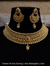 Load image into Gallery viewer, Broad choker with gold bead lace on one side and circular design lace on bottom side