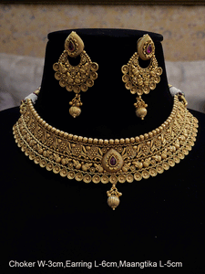 Broad choker with gold bead lace on one side and circular design lace on bottom side