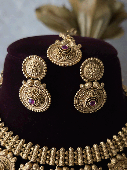 Broad chain with flower ruby stone deesign hanging circular tukdies set