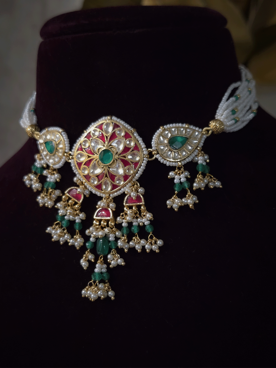 Paachi kundan red inlay work center tukdi with side leaf tukdies traditional set with green drops