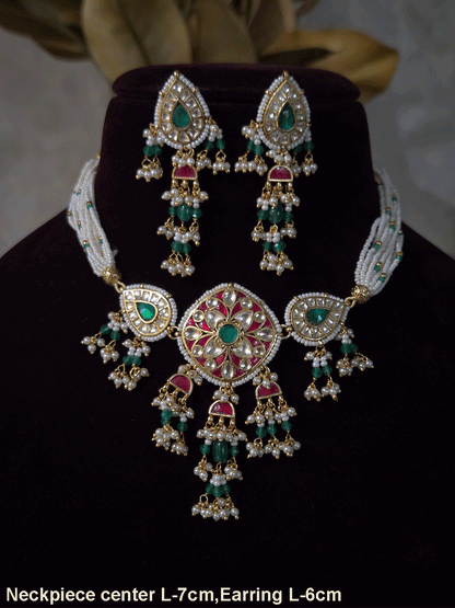 Paachi kundan red inlay work center tukdi with side leaf tukdies traditional set with green drops