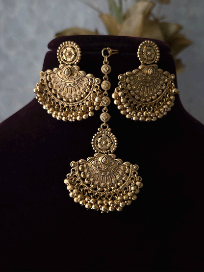 Semi circular flower design engraved ghunghru hanging tukdies  with flower design chain set
