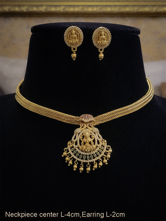 Small laxmiji center set with chain on sides