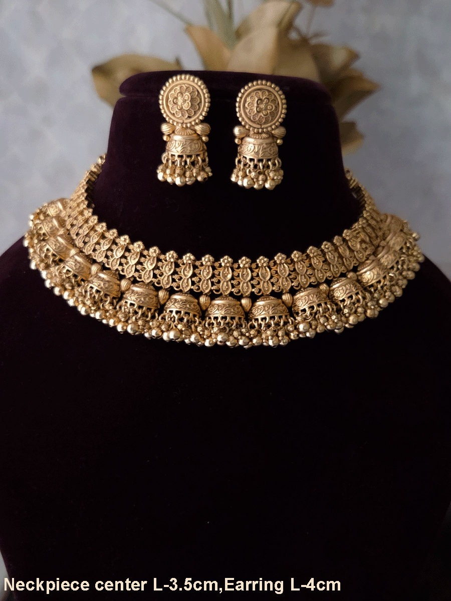 Double leaf design chain with half jhoomki ghunghru hangings classy set