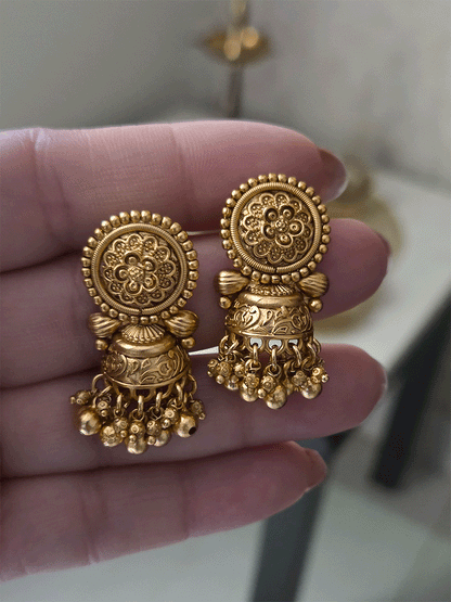 Double leaf design chain with half jhoomki ghunghru hangings classy set